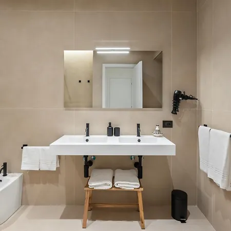 Alojamento de Acomodação e Pequeno-almoço Cali Luxury 3*